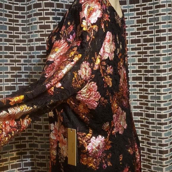 MAREE POR TOI FLORAL LACE DRESS - Picture 8 of 9